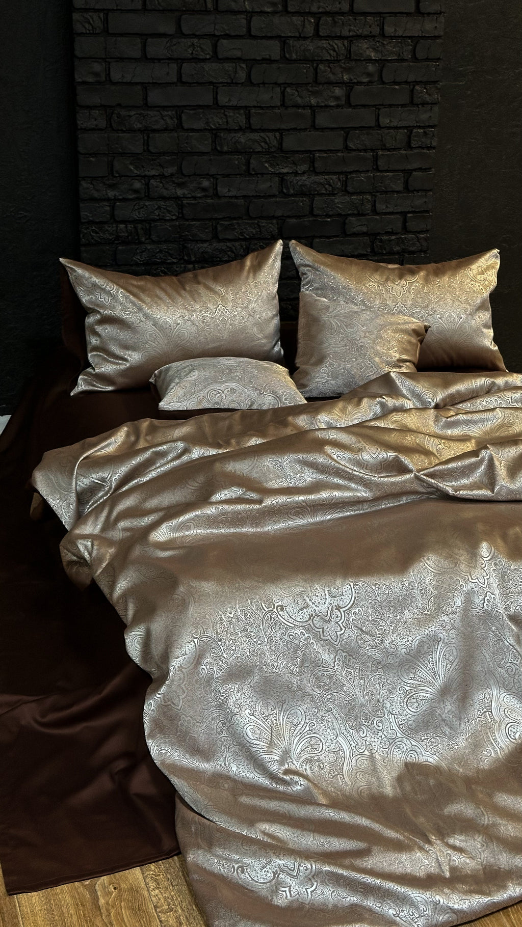 Jacquard & Cotton Sateen Bedding Set - Chocolate