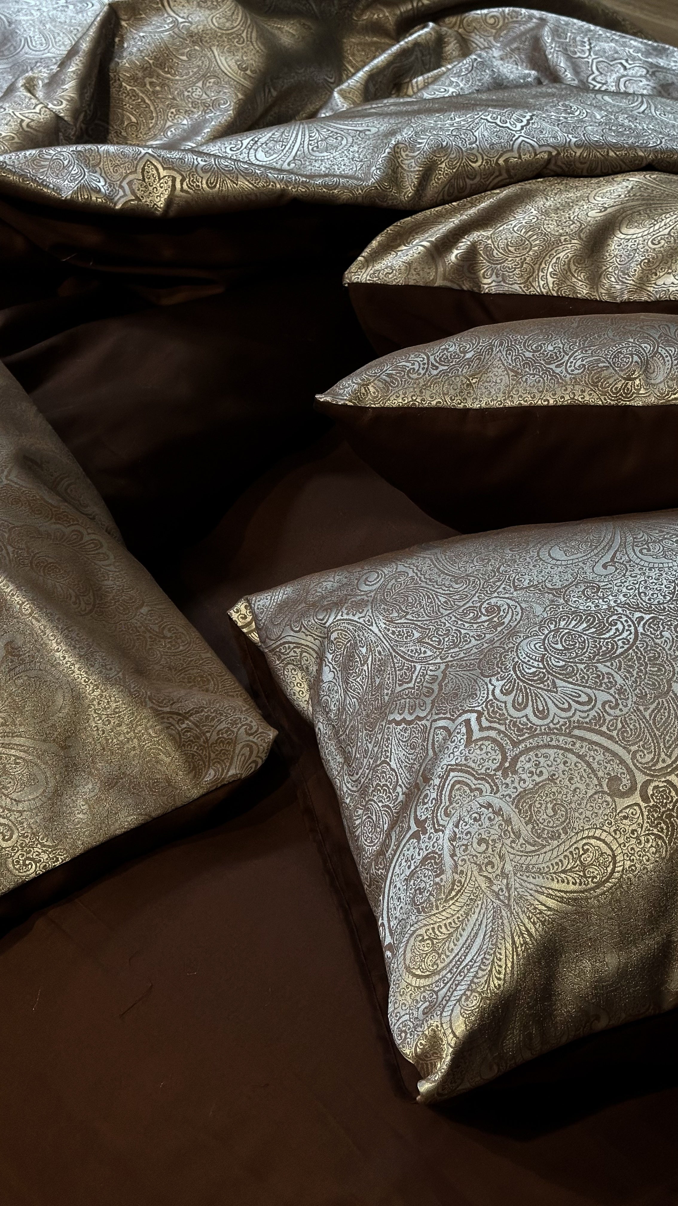 Jacquard & Cotton Sateen Bedding Set - Chocolate