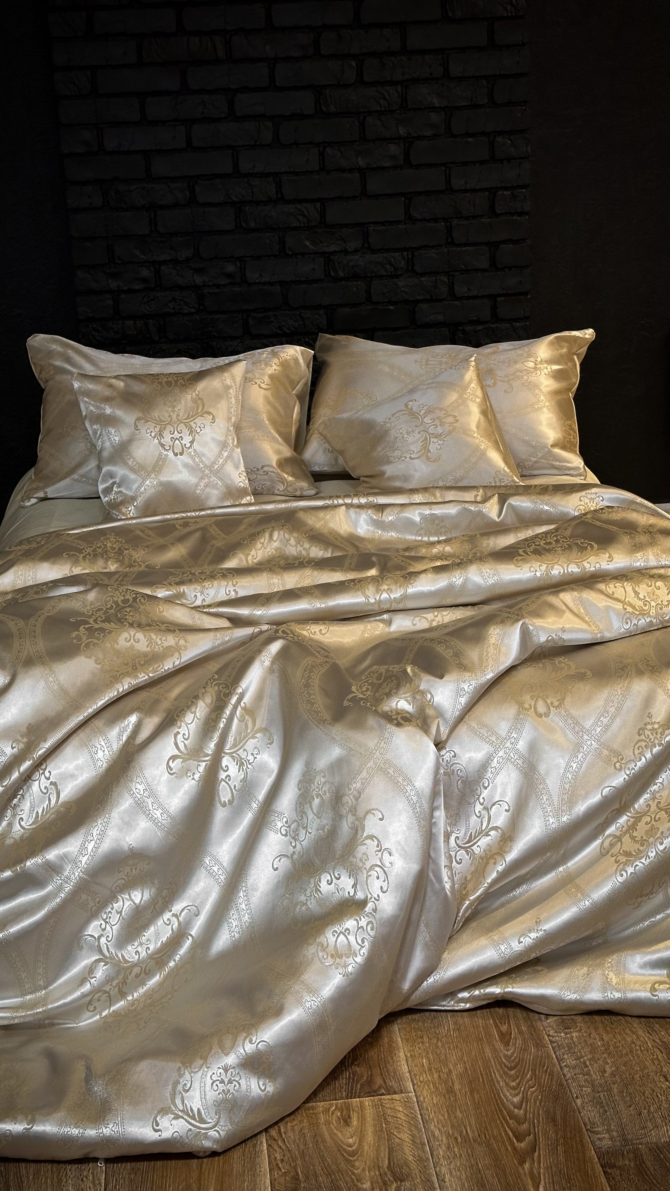 Jacquard & Cotton Sateen Bedding Set