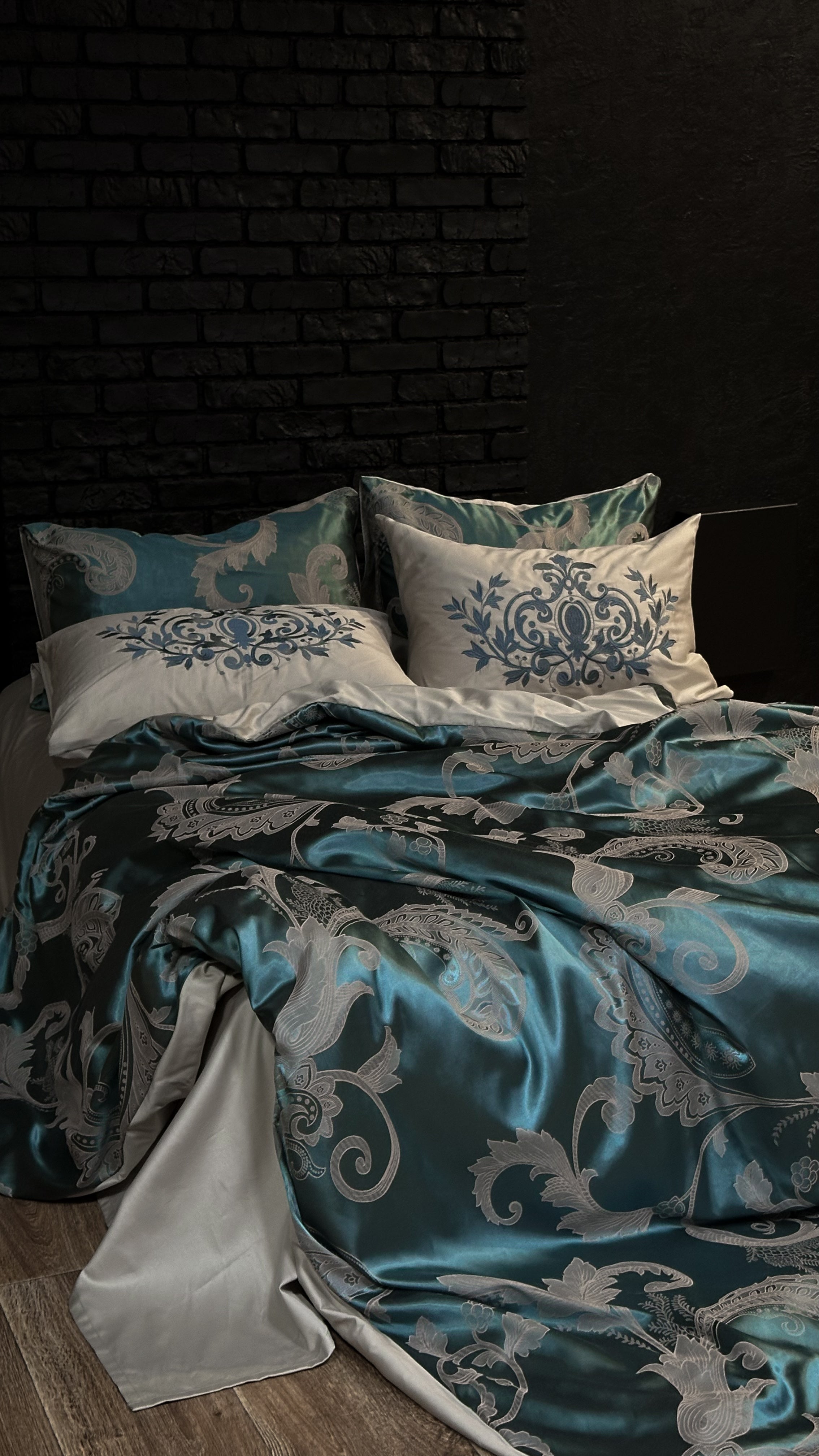 Jacquard & Cotton Sateen With Embroidery Bedding Set - Ocean