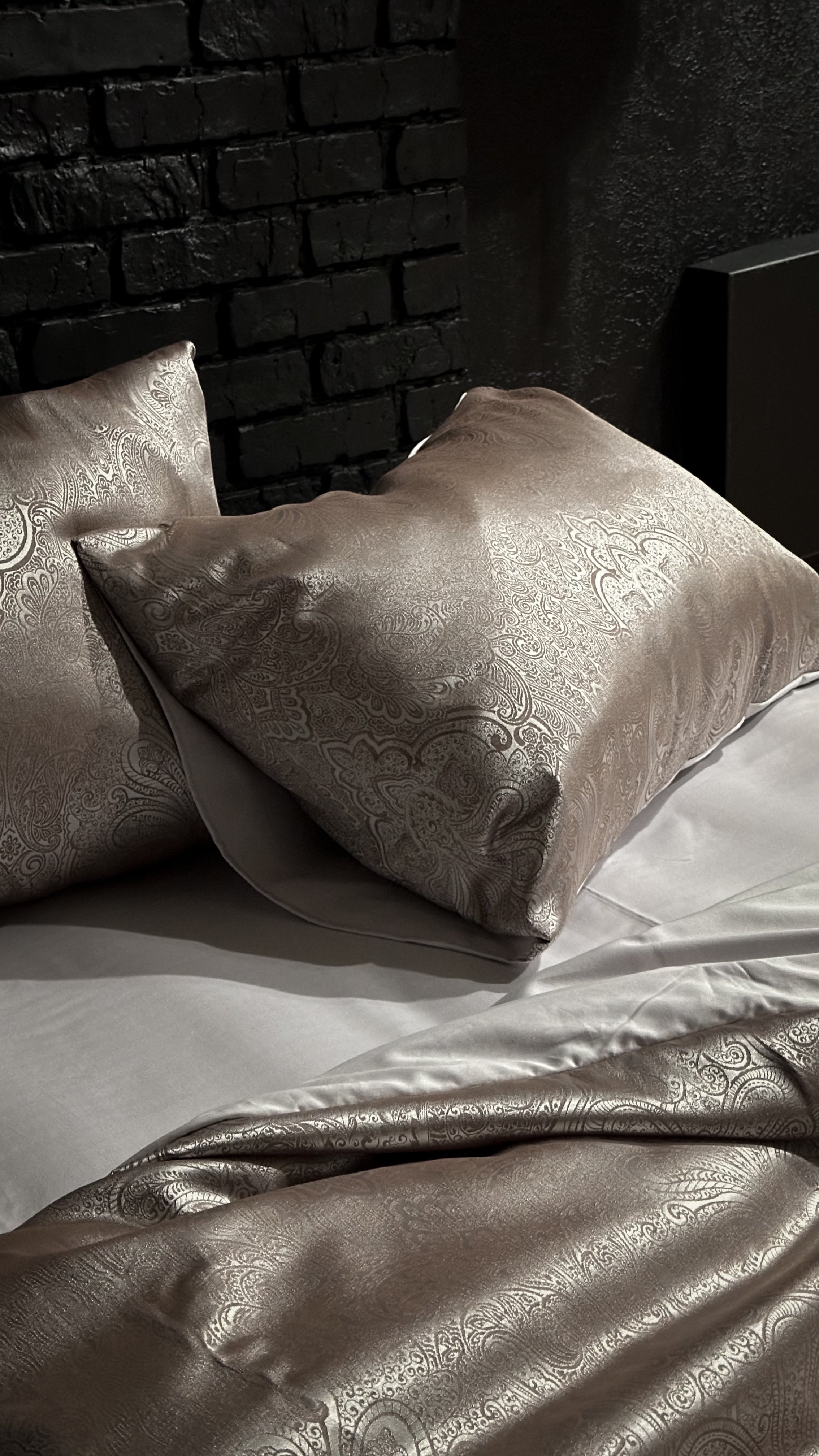 Jacquard & Cotton Sateen Bedding Set