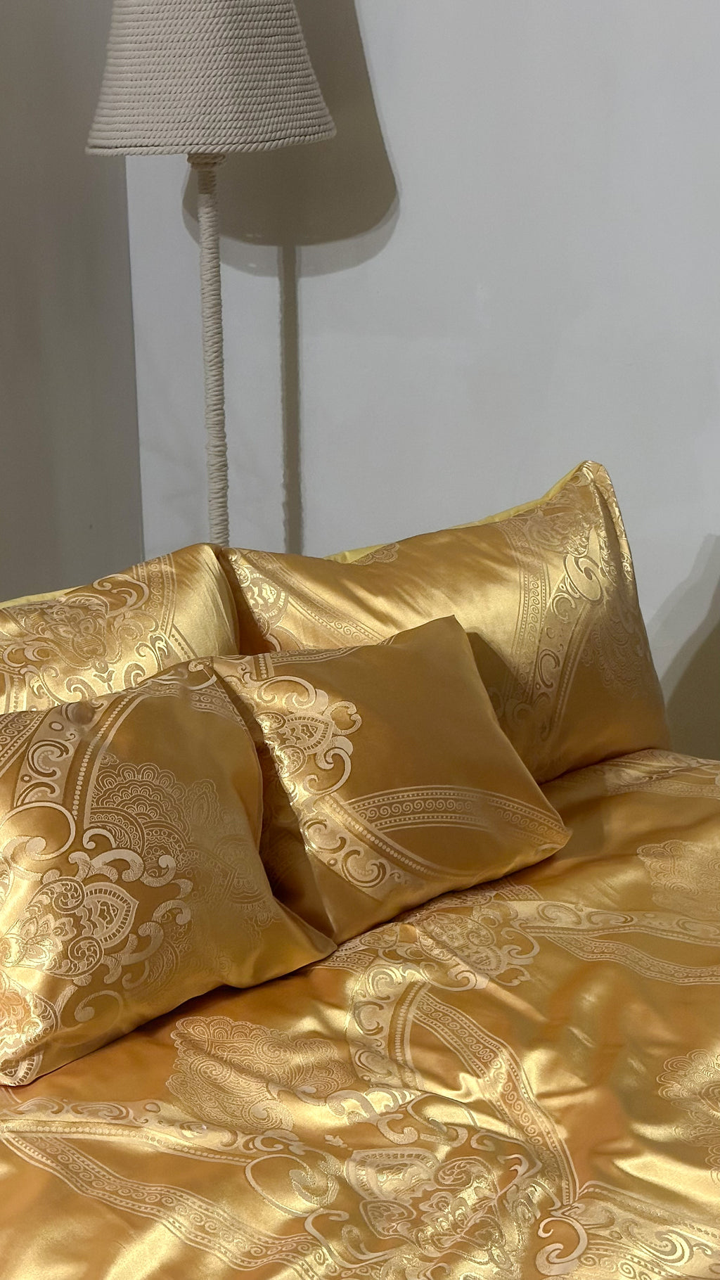 Jacquard & Cotton Sateen Bedding Set - Golden