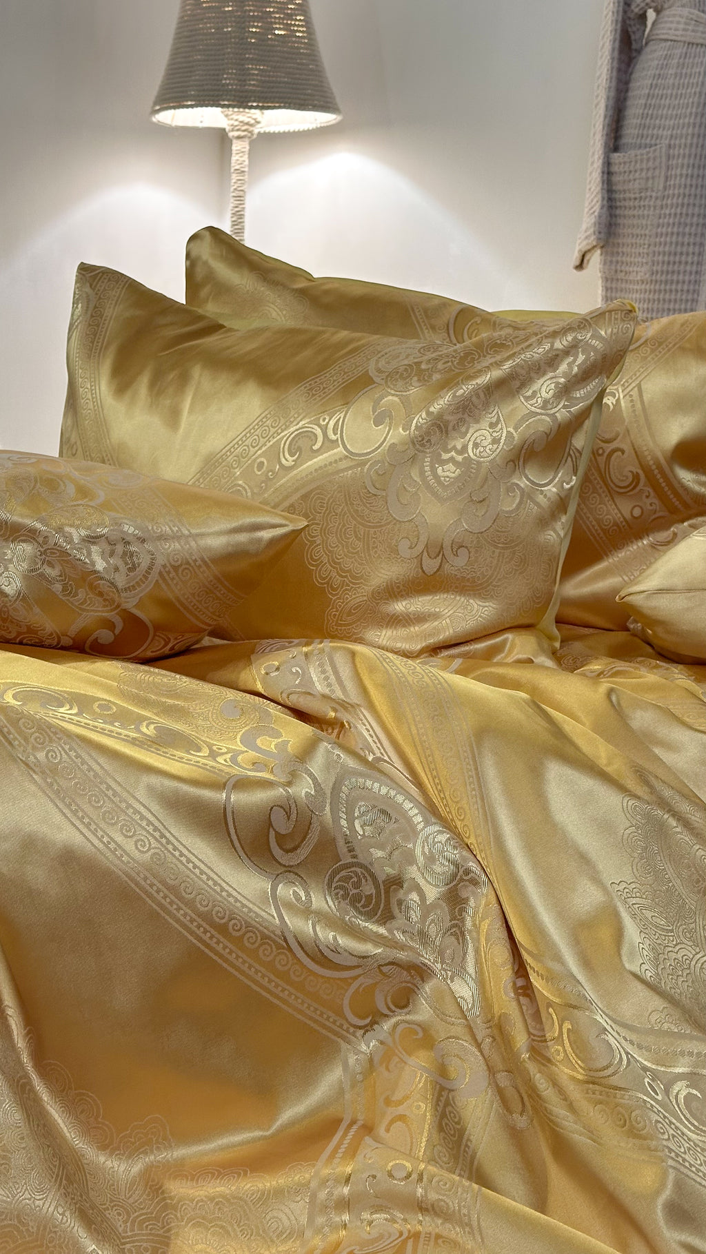 Jacquard & Cotton Sateen Bedding Set - Golden