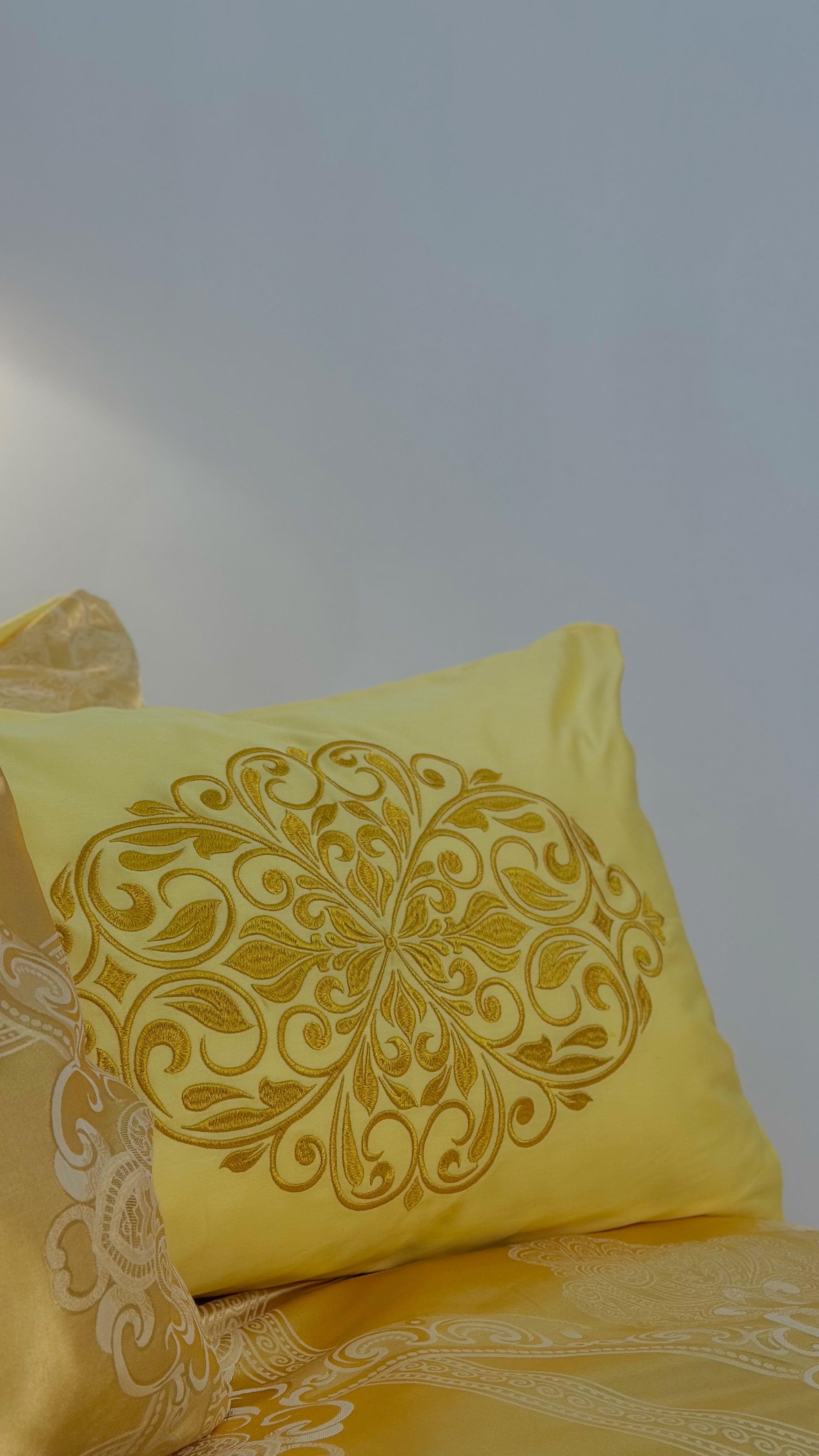 Jacquard & Cotton Sateen With Embroidery Bedding Set