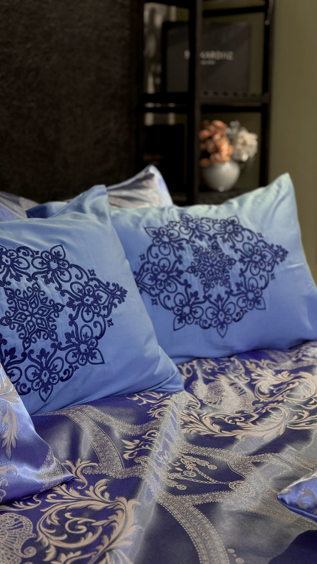 Jacquard & Cotton Sateen With Embroidery Bedding Set - Blue
