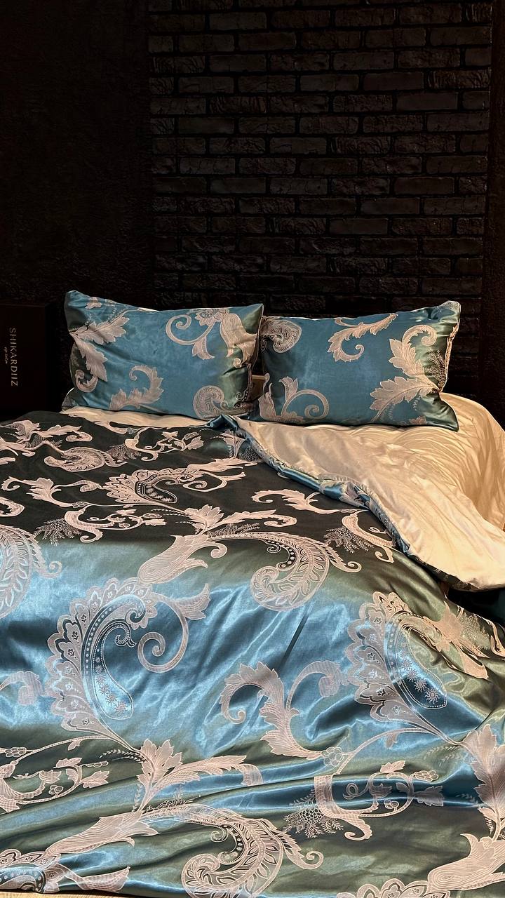 Jacquard & Cotton Sateen Bedding Set