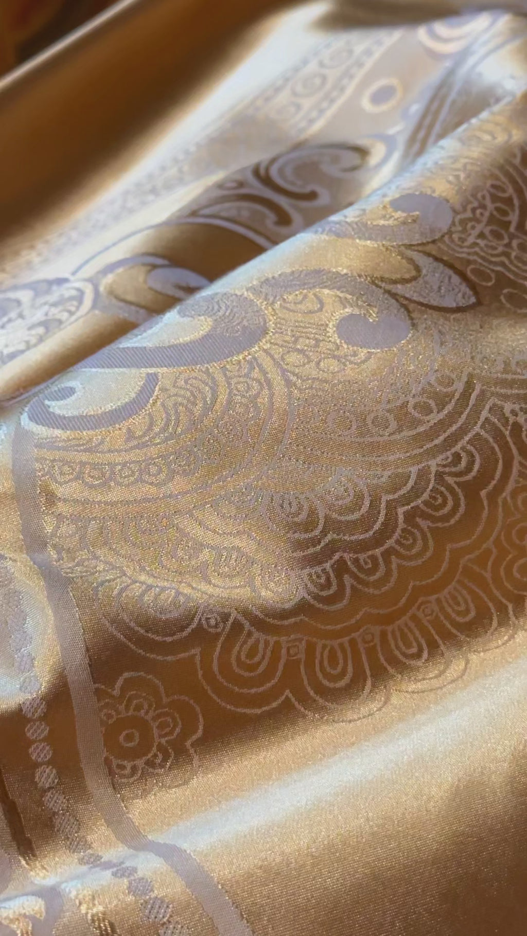 Jacquard & Cotton Sateen Bedding Set - Golden