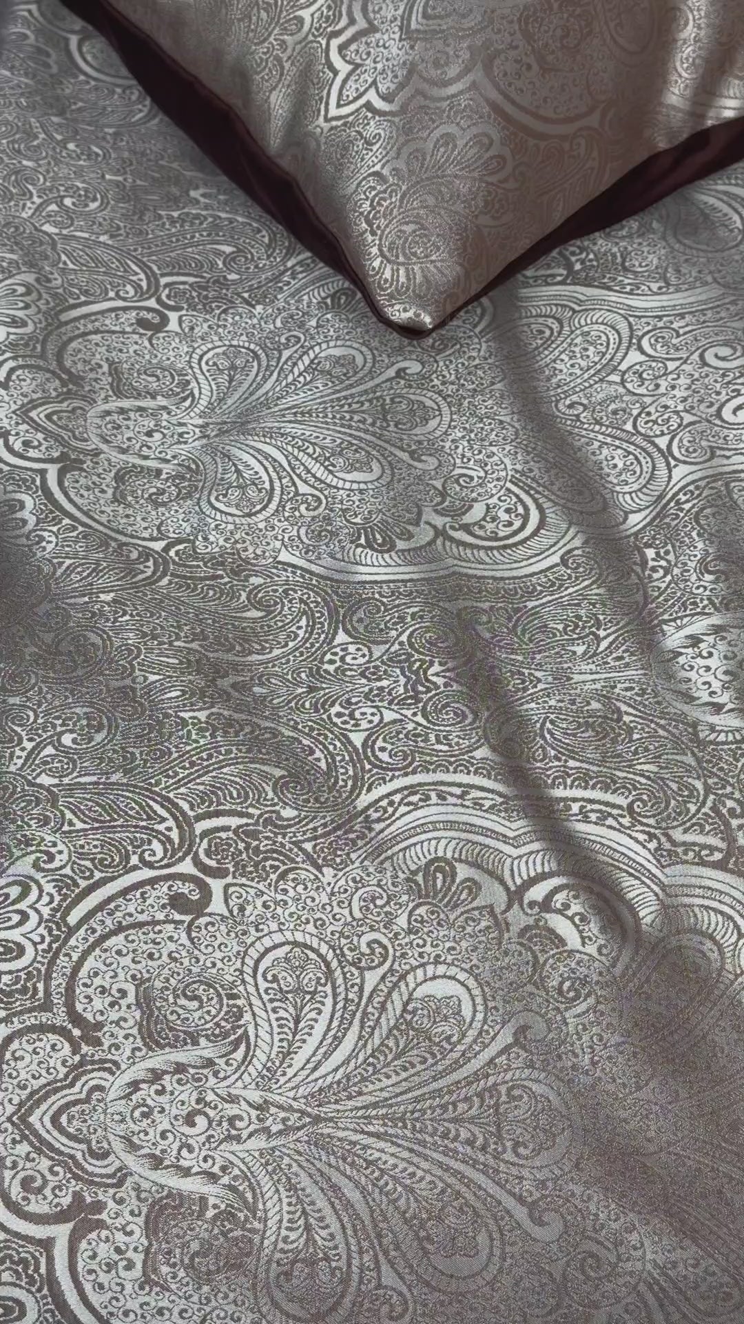 Jacquard & Cotton Sateen With Embroidery Bedding Set - Chocolate