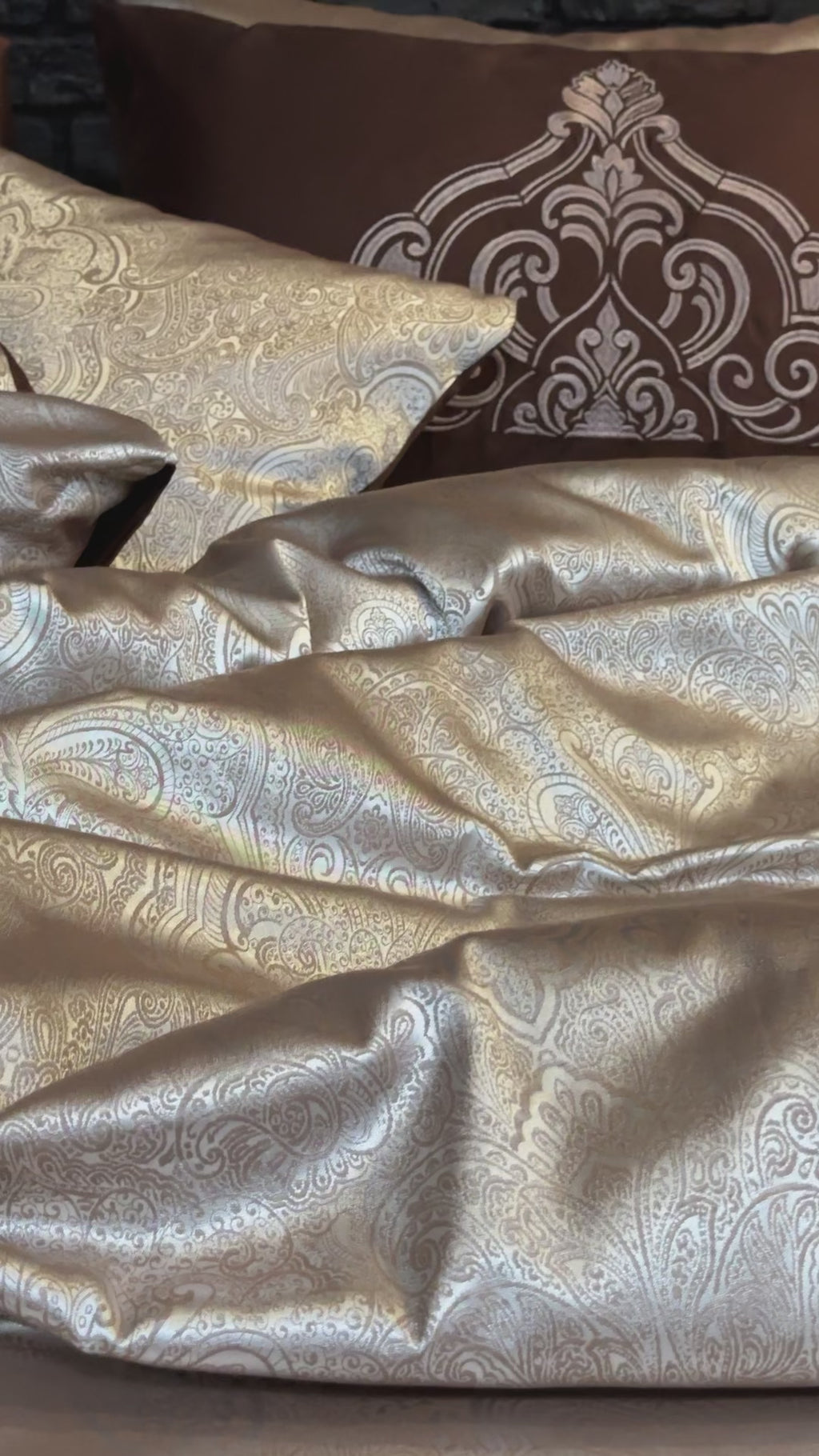 Jacquard & Cotton Sateen With Embroidery Bedding Set - Chocolate