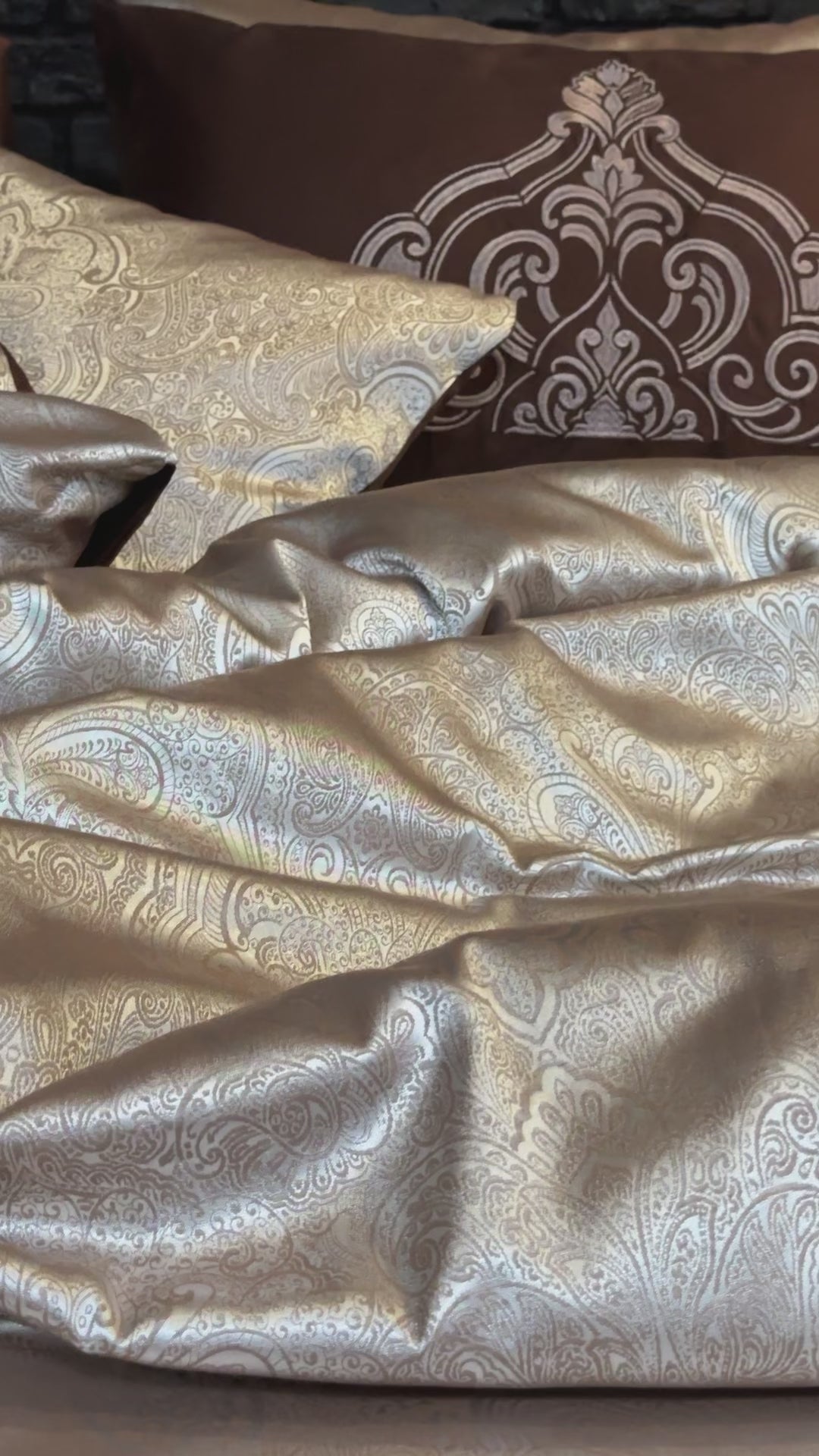 Jacquard & Cotton Sateen With Embroidery Bedding Set - Chocolate